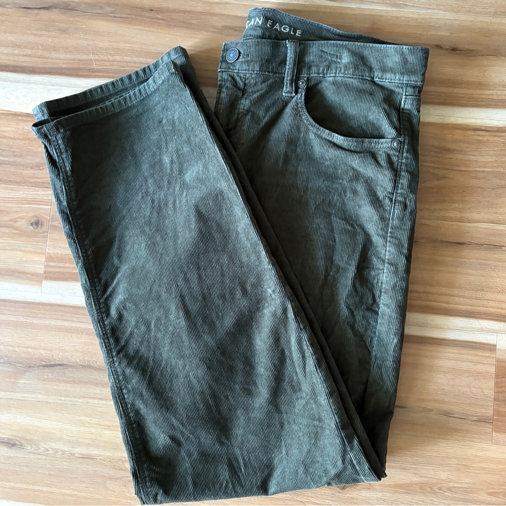American Eagle Women’s Green Stretch Corduroy Pants Size 12 Regular